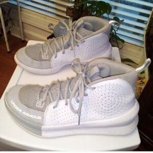 Under Armour Men's 10 Gray & White High-Top Sneakers Minor Wear Front GUC